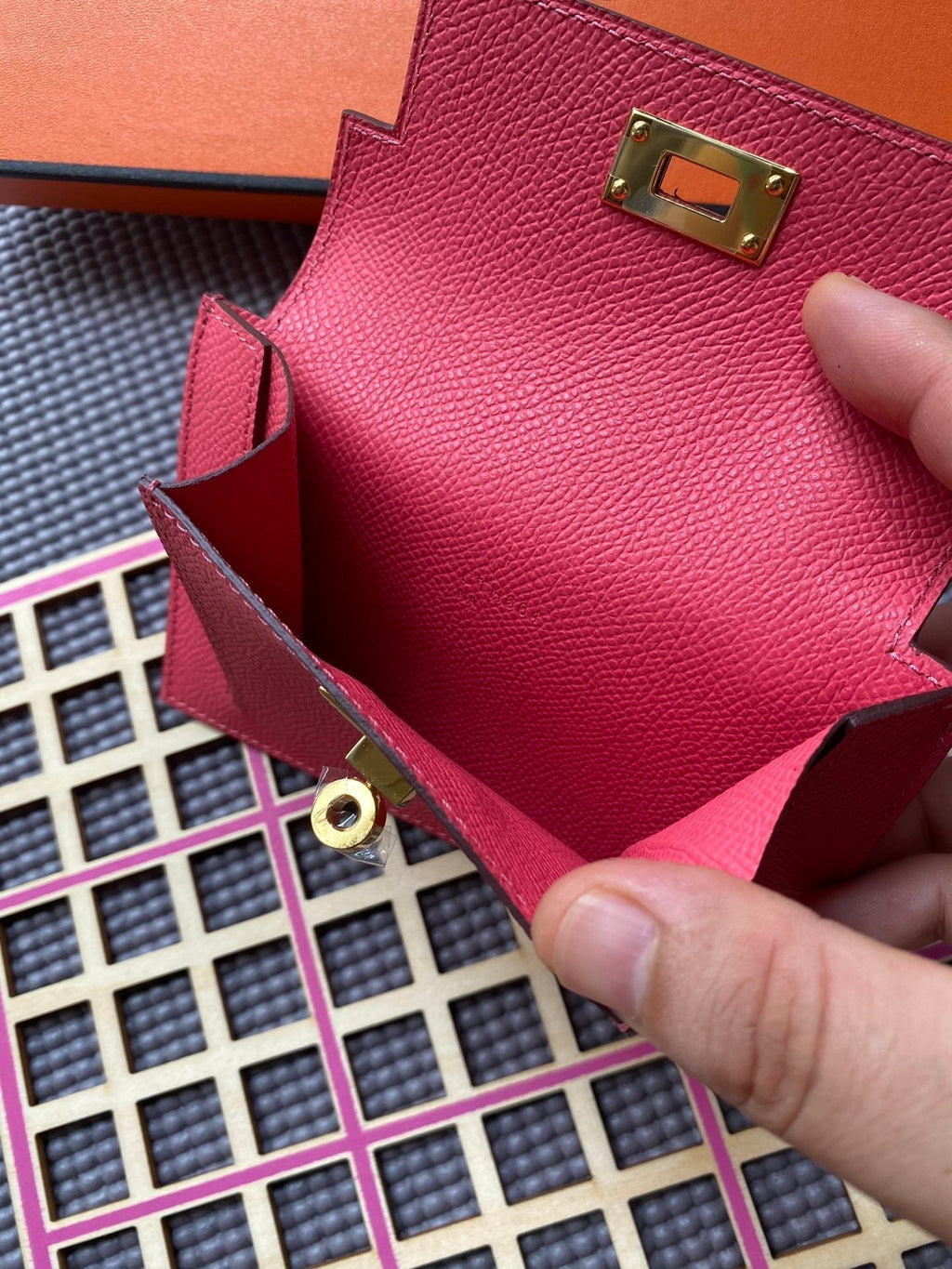 HERMES Kelly Pocket 13.5 Dark Pink Epsom Ghw