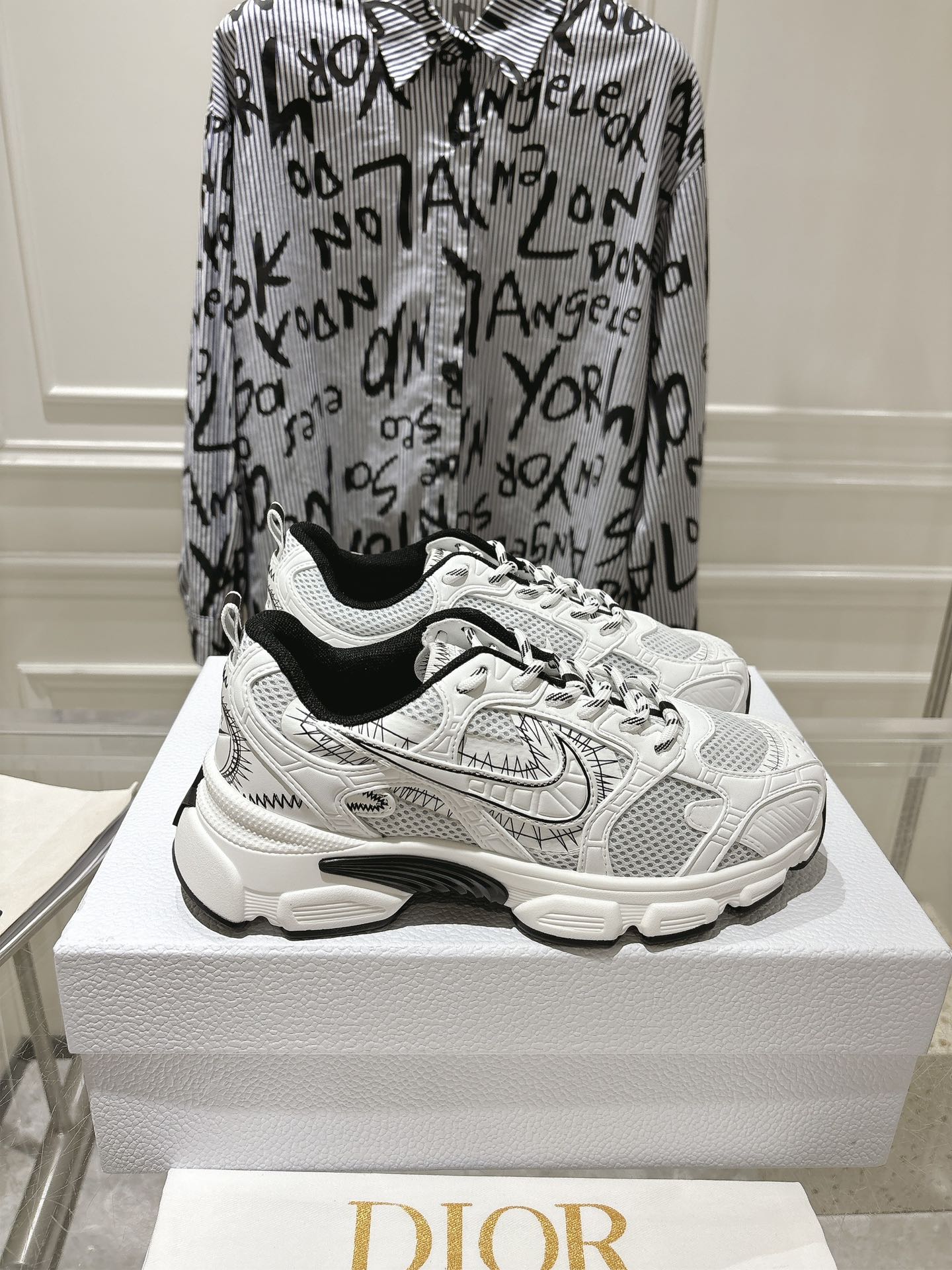 DIOR 25S CHRONO SNEAKER 45MM IN MESH WITH WHITE AND BLACK CALFSKIN