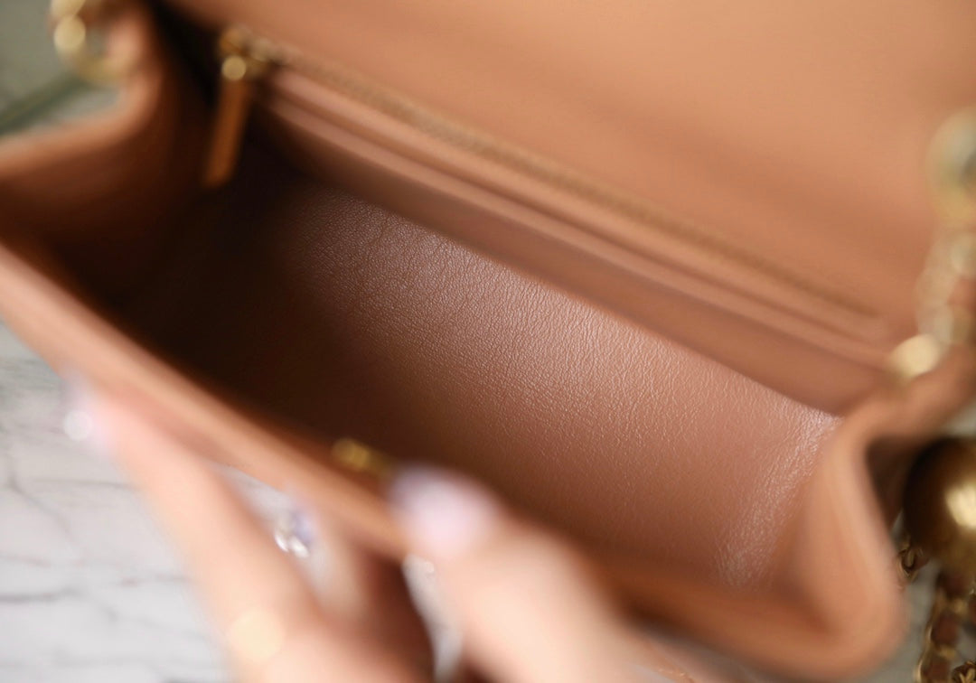CHANEL 25S FLAP BAG 18 CM IN LIGHT BROWN LAMBSKIN WITH GOLD HARDWARE