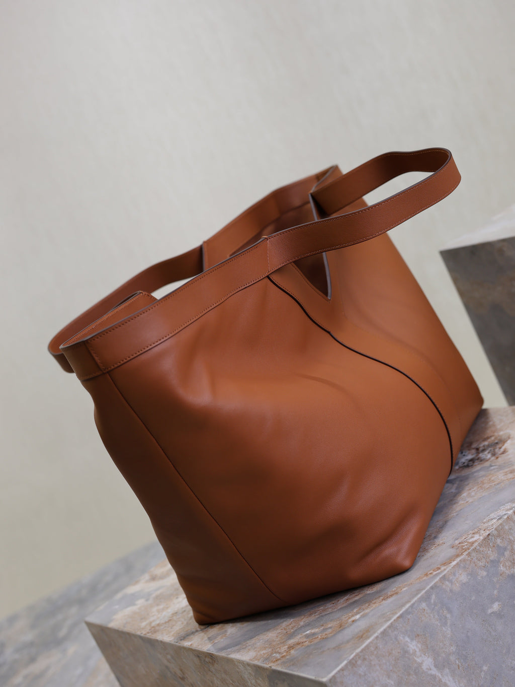 YSL 25S Y TOTE 50 IN CARAMEL CALFSKIN GOLD HARDWARE