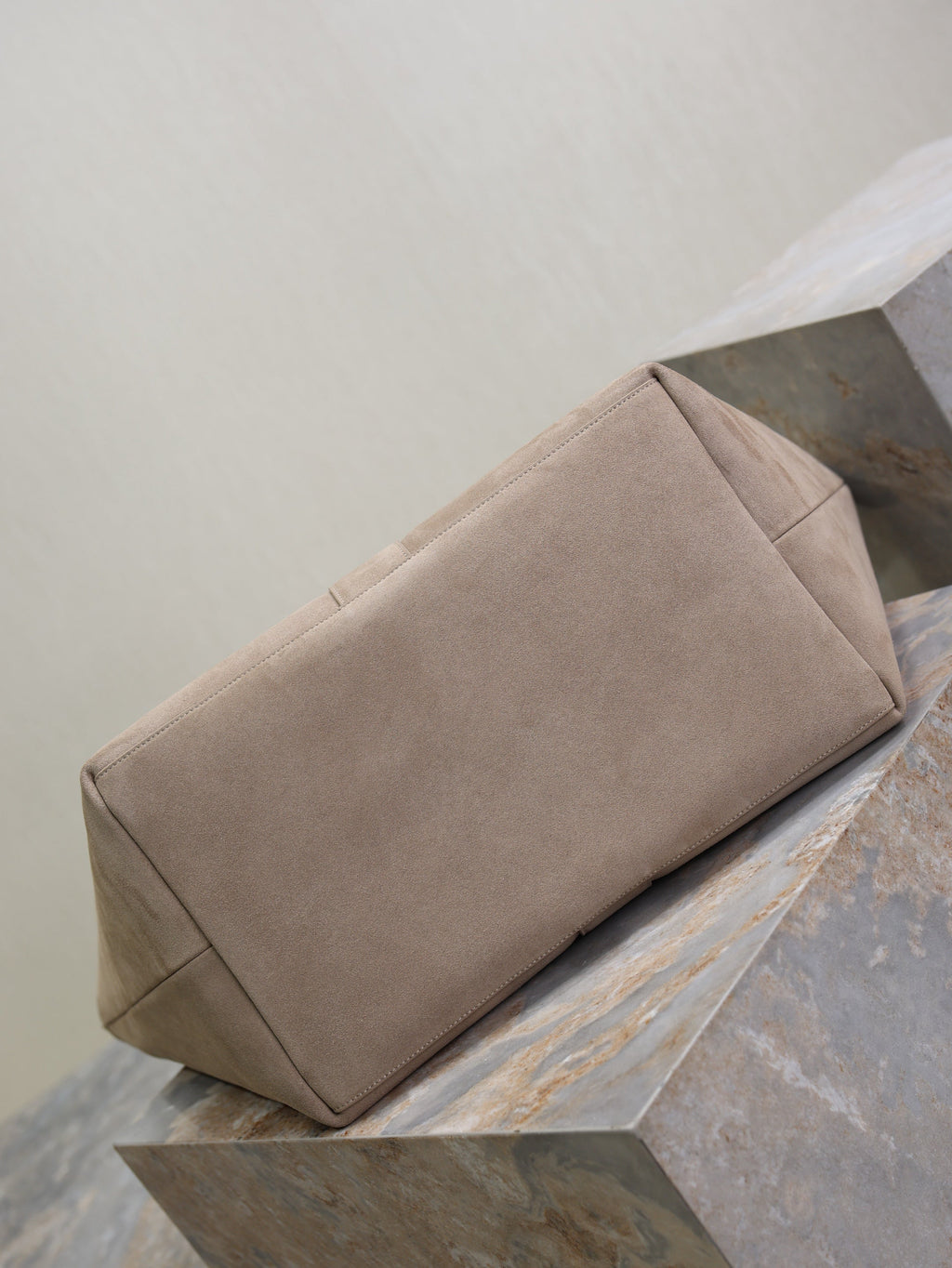YSL 25S Y MAXI TOTE 50 IN DRY GRAIN SUEDE GOLD HARDWRE