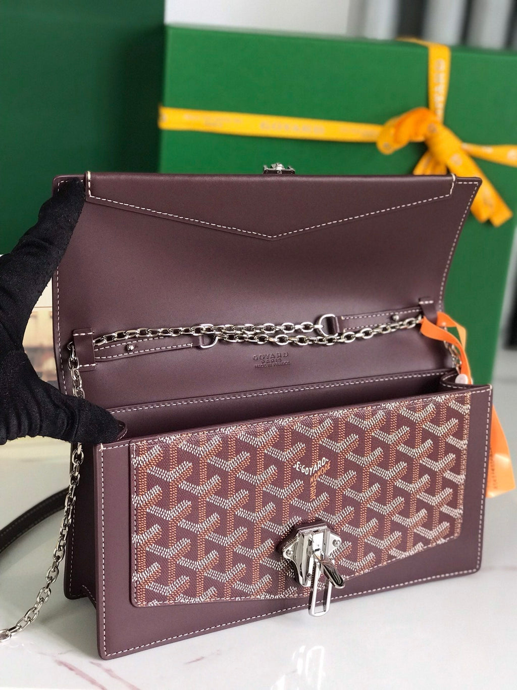 DUCHESSE MARIE-CAROLINE BAG 25 IN WINE RED GOYARDINE CANVAS AND SMOOTH CALFSKIN