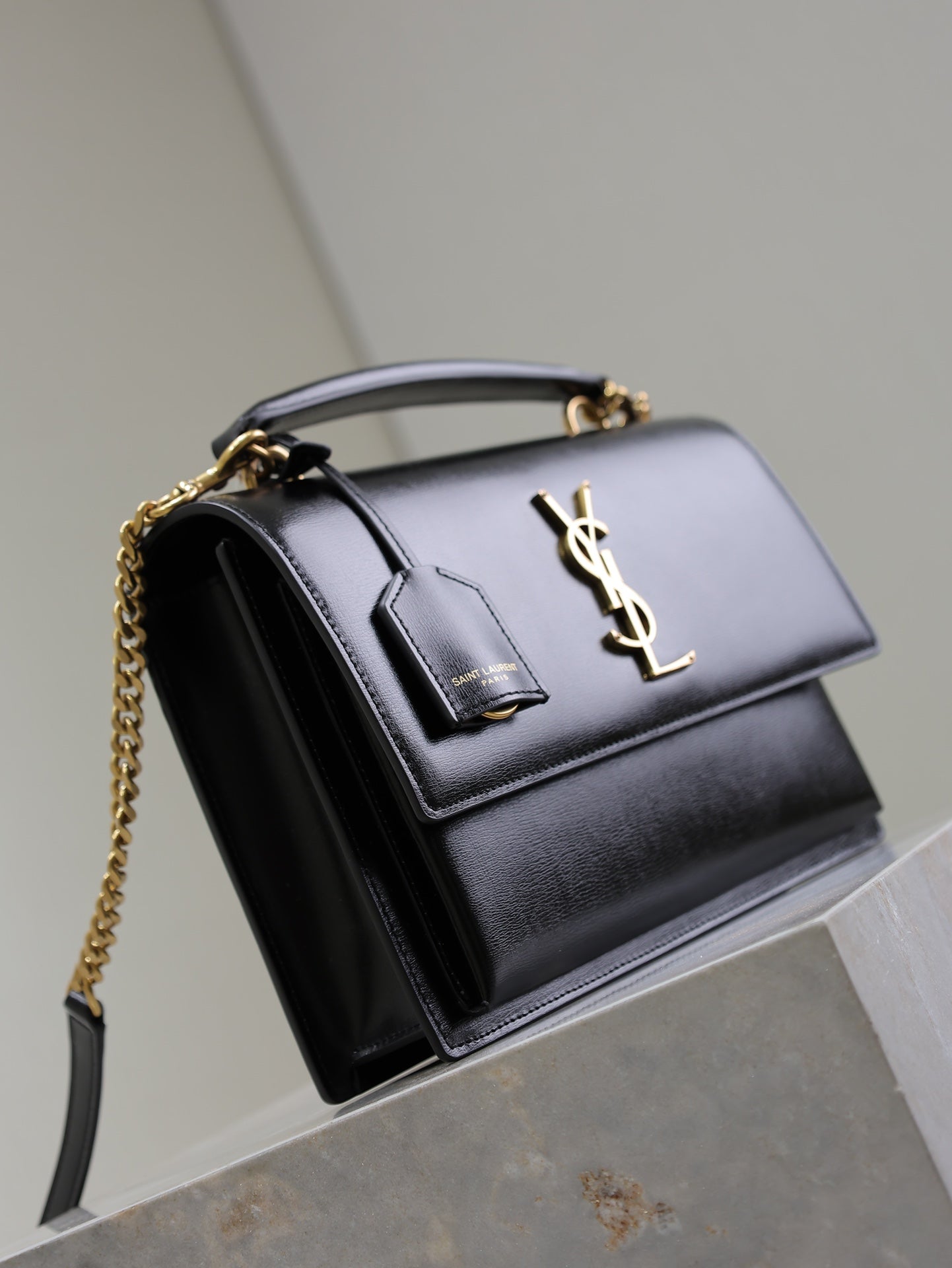 YSL 25S SUNSET MM 25 IN BLACK CALFSKIN GOLD HARDWARE