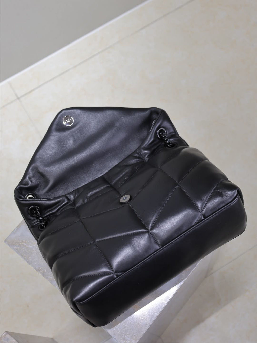 YSL 25S LOULOU PUFFER GM 35 IN BLACK CALFSKIN BLACK HARDWRE